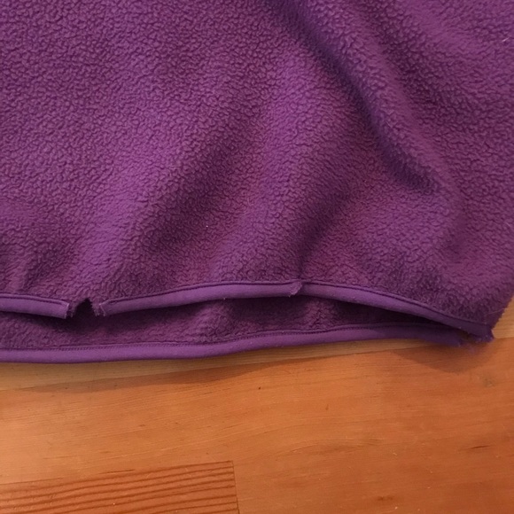 Vintage women's Patagonia fleece in royal purple - Picture 4 of 4